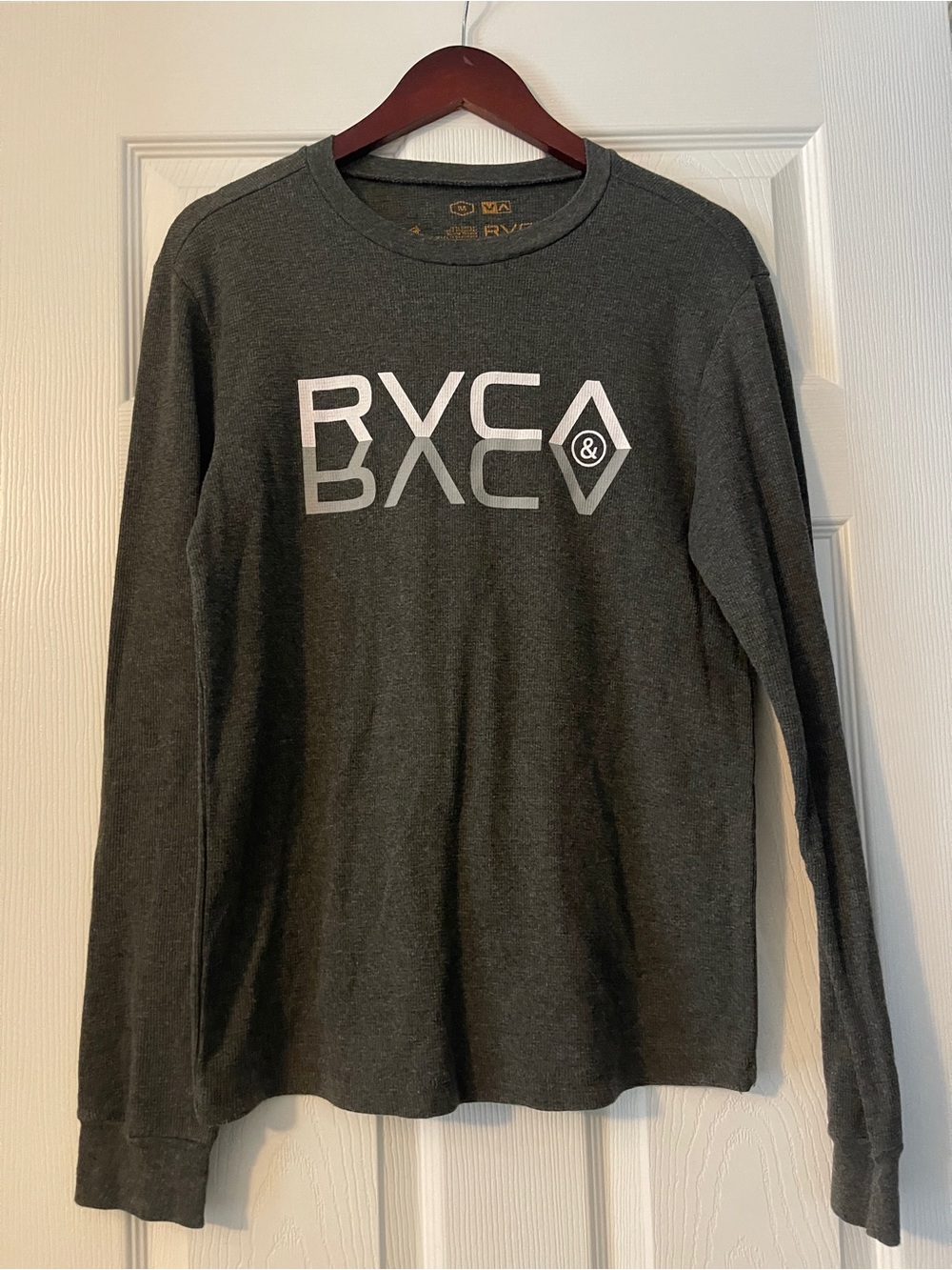 RVCA Men's Long Sleeve Crewneck Shirt in Charcoal with White Logo